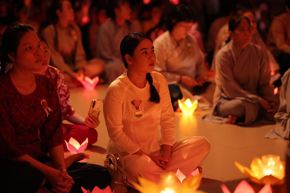 1 HOA ĐĂNG - CHÁNH ĐIỆN 1 HOA ĐĂNG - CHÁNH ĐIỆN