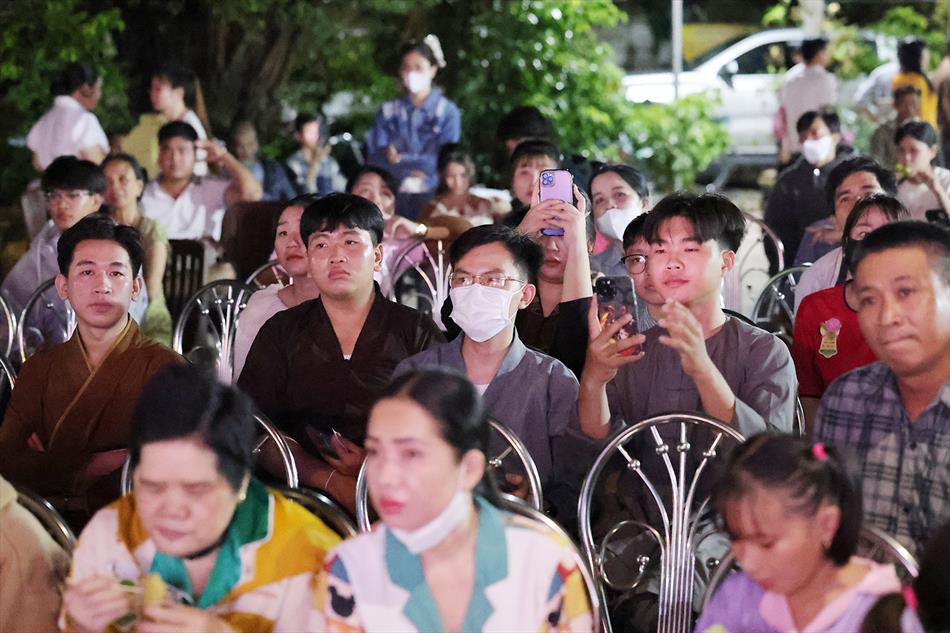 11 HỘI CHÚNG BUỔI LỄ 11 HỘI CHÚNG BUỔI LỄ