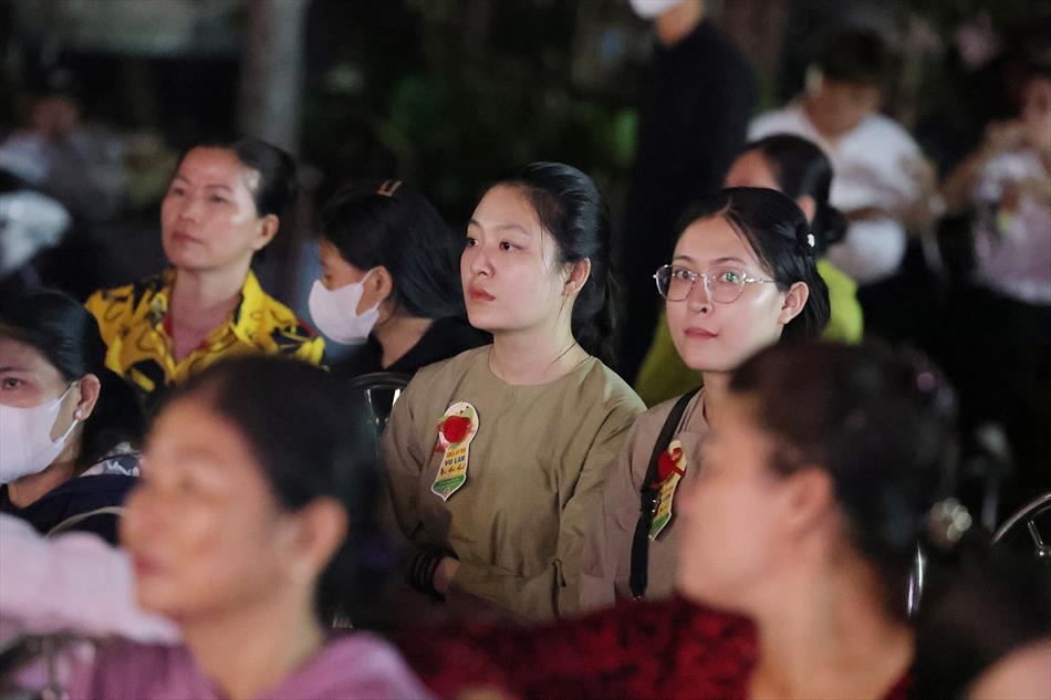 11 HỘI CHÚNG BUỔI LỄ 11 HỘI CHÚNG BUỔI LỄ