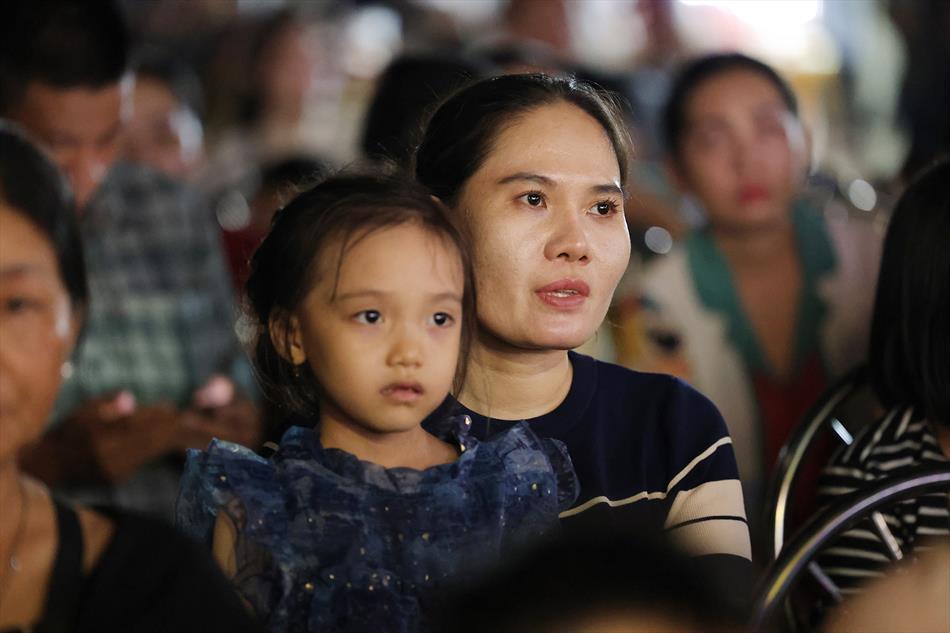 11 HỘI CHÚNG BUỔI LỄ 11 HỘI CHÚNG BUỔI LỄ