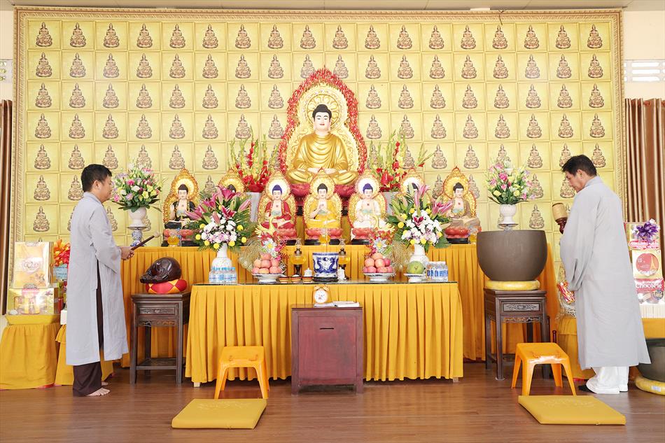 ĐẠO TRÀNG TRÌ TỤNG KINH ĐỊA TẠNG & TỪ BI THUỶ SÁM TẠI CHÙA ÂN THỌ ĐẠO TRÀNG TRÌ TỤNG KINH ĐỊA TẠNG & TỪ BI THUỶ SÁM TẠI CHÙA ÂN THỌ