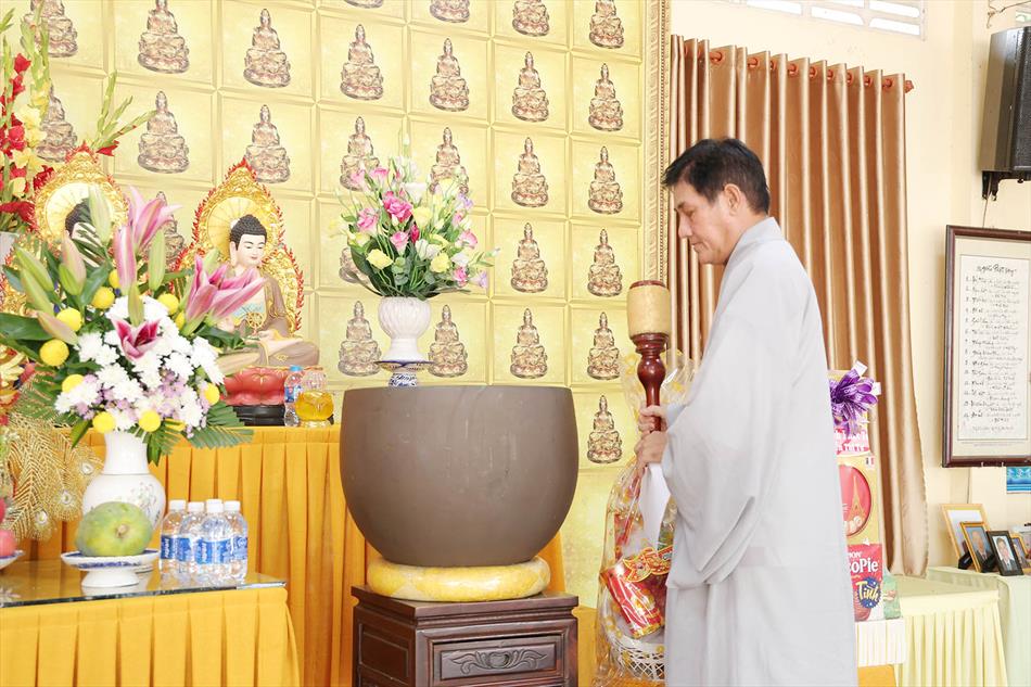 ĐẠO TRÀNG TRÌ TỤNG KINH ĐỊA TẠNG & TỪ BI THUỶ SÁM TẠI CHÙA ÂN THỌ ĐẠO TRÀNG TRÌ TỤNG KINH ĐỊA TẠNG & TỪ BI THUỶ SÁM TẠI CHÙA ÂN THỌ