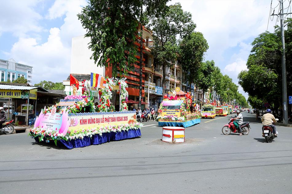3 XE HOA NGÀY RẰM 3 XE HOA NGÀY RẰM