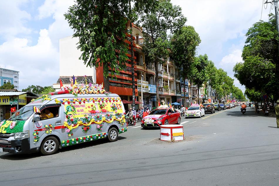 3 XE HOA NGÀY RẰM 3 XE HOA NGÀY RẰM