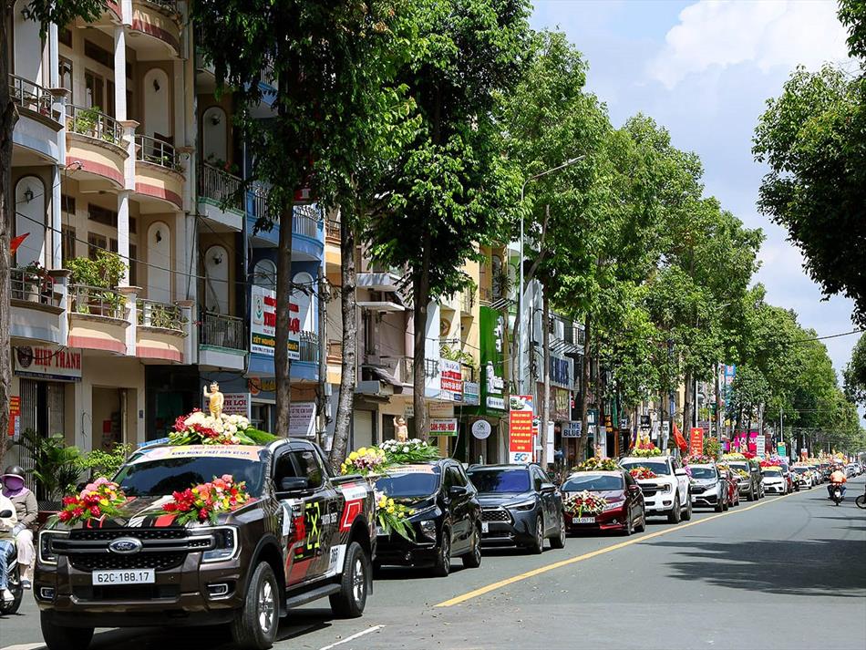 3 XE HOA NGÀY RẰM 3 XE HOA NGÀY RẰM