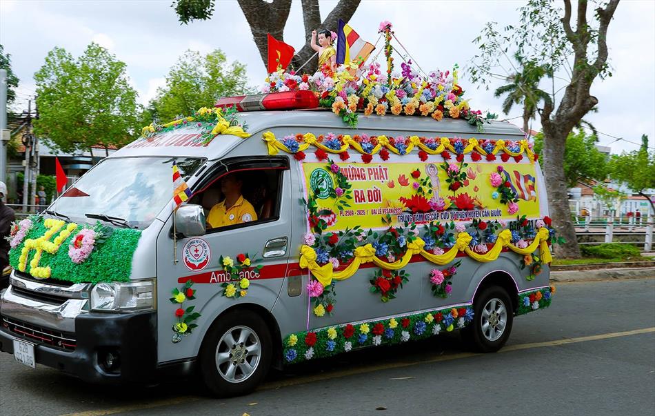 3 XE HOA NGÀY RẰM 3 XE HOA NGÀY RẰM