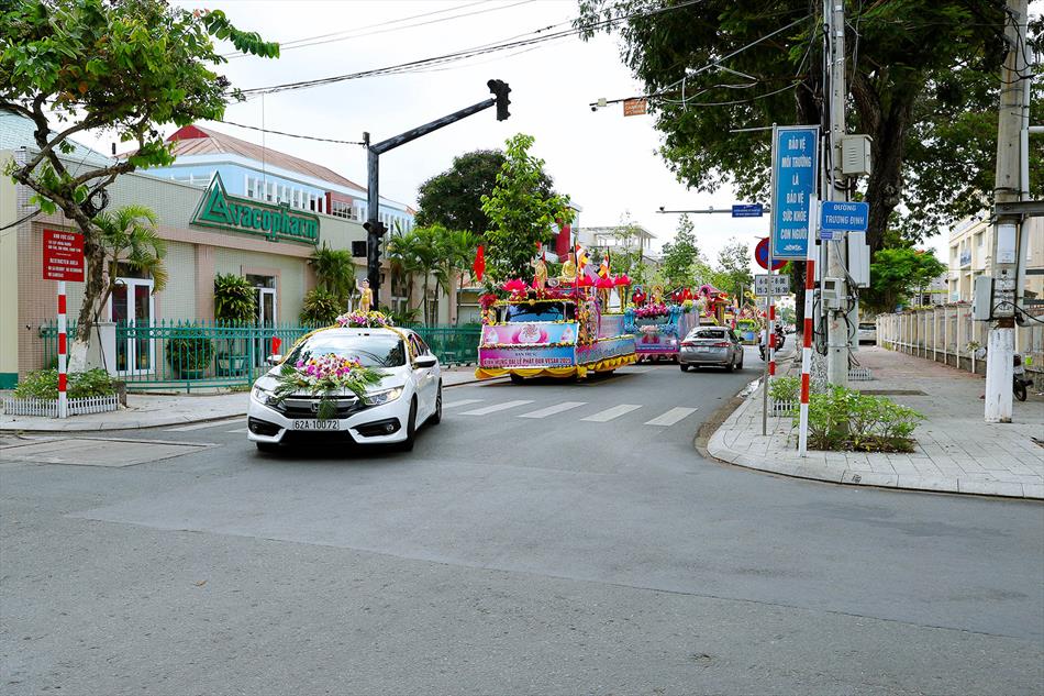 3 XE HOA NGÀY RẰM 3 XE HOA NGÀY RẰM
