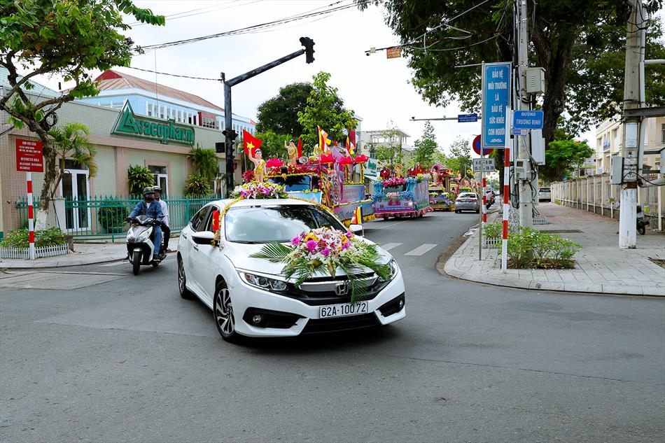 3 XE HOA NGÀY RẰM 3 XE HOA NGÀY RẰM