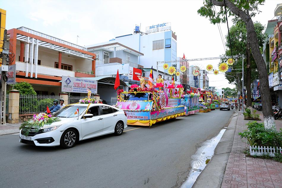 3 XE HOA NGÀY RẰM 3 XE HOA NGÀY RẰM