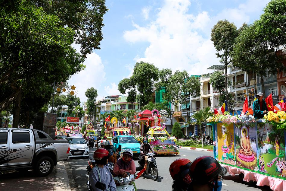 3 XE HOA NGÀY RẰM 3 XE HOA NGÀY RẰM
