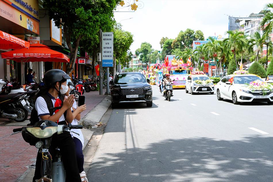 3 XE HOA NGÀY RẰM 3 XE HOA NGÀY RẰM