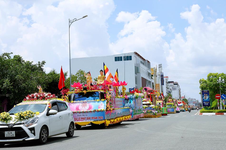 3 XE HOA NGÀY RẰM 3 XE HOA NGÀY RẰM