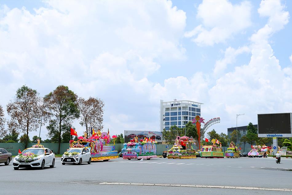3 XE HOA NGÀY RẰM 3 XE HOA NGÀY RẰM