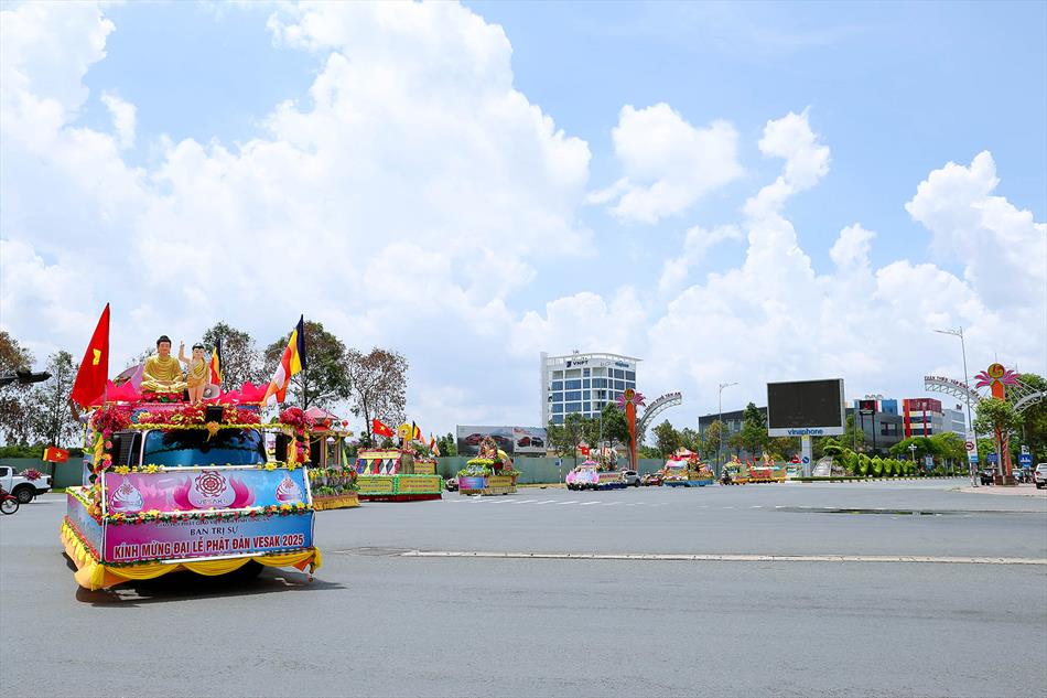 3 XE HOA NGÀY RẰM 3 XE HOA NGÀY RẰM