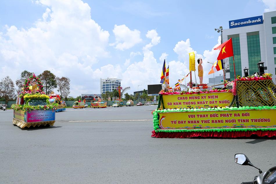 3 XE HOA NGÀY RẰM 3 XE HOA NGÀY RẰM