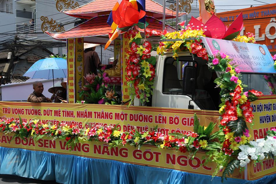3 XE HOA NGÀY RẰM 3 XE HOA NGÀY RẰM