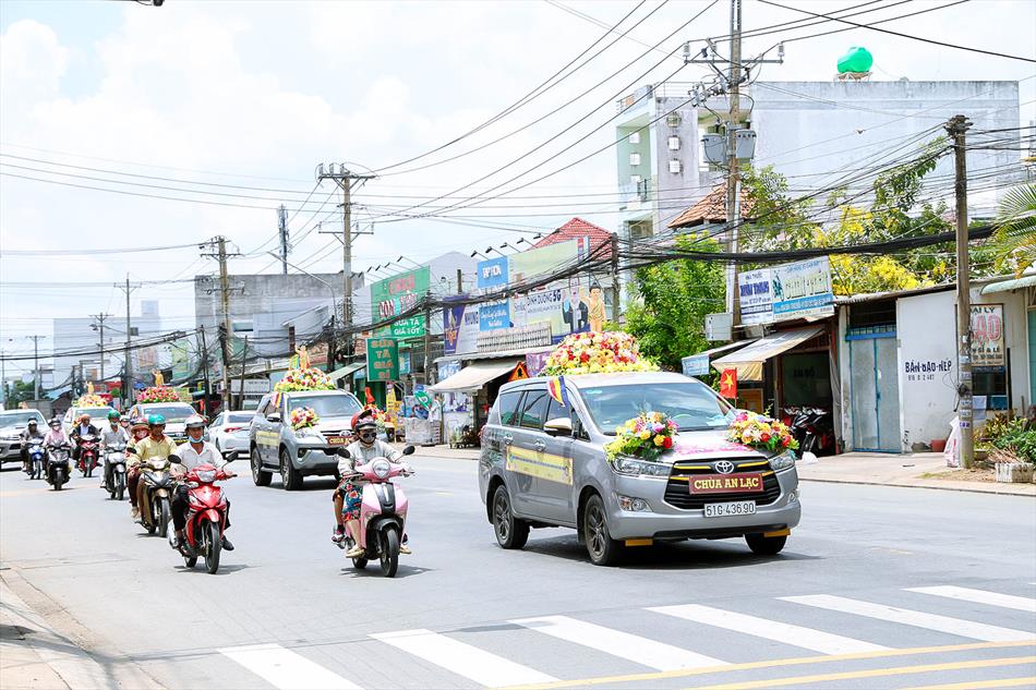 3 XE HOA NGÀY RẰM 3 XE HOA NGÀY RẰM