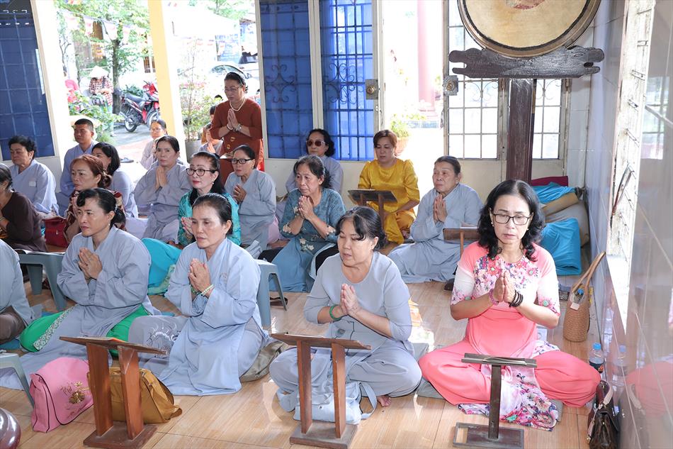 1 KHOÁ LỄ TỤNG KINH 1 KHOÁ LỄ TỤNG KINH
