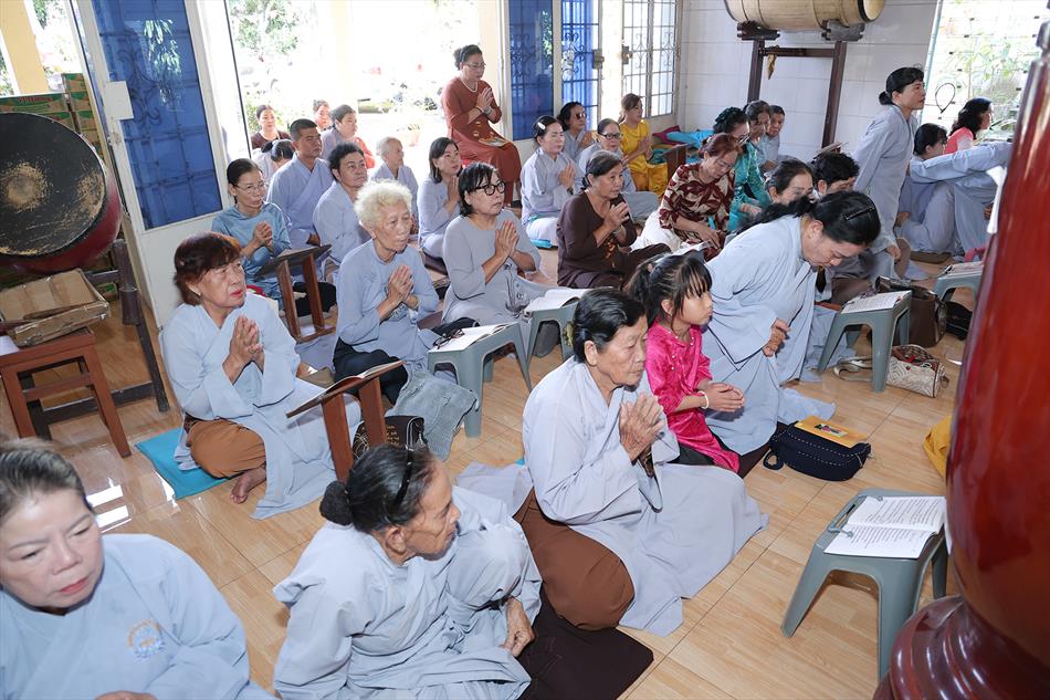 1 KHOÁ LỄ TỤNG KINH 1 KHOÁ LỄ TỤNG KINH