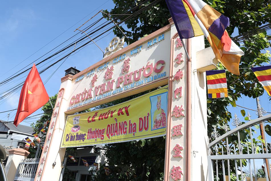 1 KHOÁ LỄ TỤNG KINH 1 KHOÁ LỄ TỤNG KINH