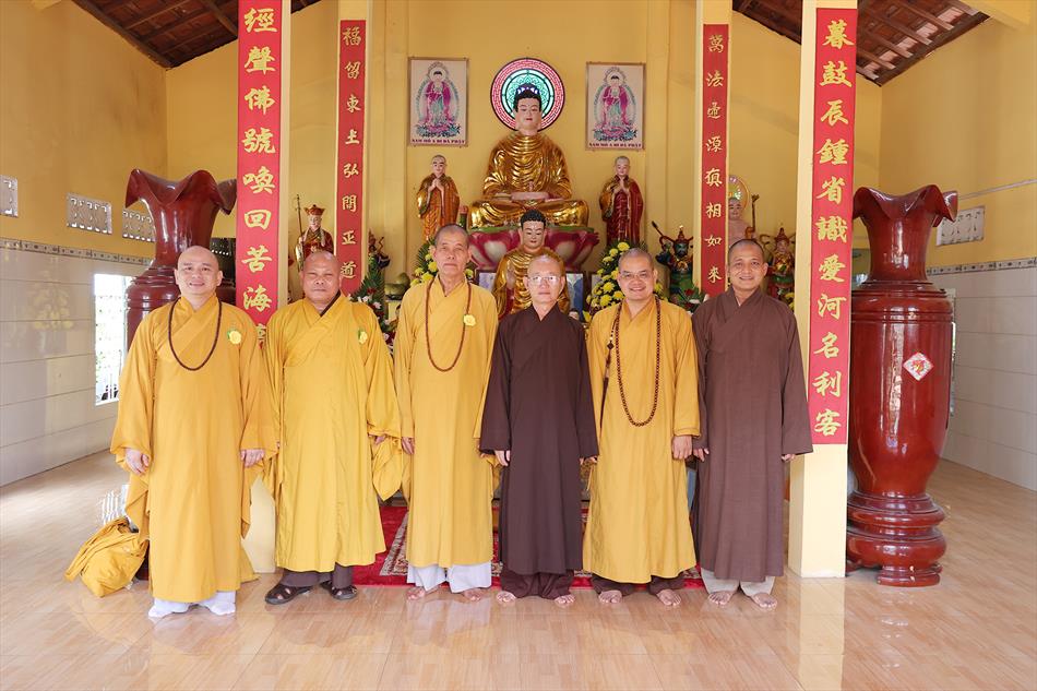 1 KHOÁ LỄ TỤNG KINH 1 KHOÁ LỄ TỤNG KINH