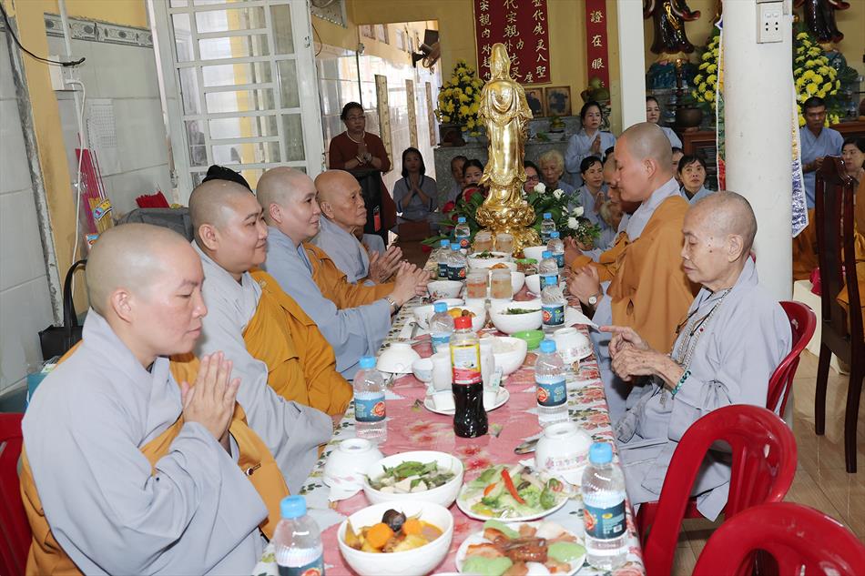 4 VU LAN BÁO HIẾU 4 VU LAN BÁO HIẾU