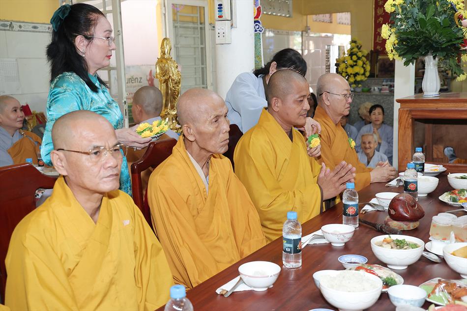 4 VU LAN BÁO HIẾU 4 VU LAN BÁO HIẾU
