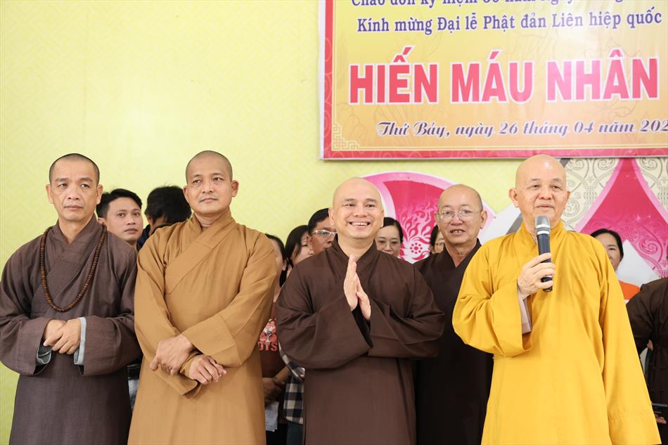 LÃNH ĐẠO GIÁO HỘI PHẬT GIÁO TỈNH NHÀ QUAN TÂM VÀ ĐỘNG VIÊN LÃNH ĐẠO GIÁO HỘI PHẬT GIÁO TỈNH NHÀ QUAN TÂM VÀ ĐỘNG VIÊN