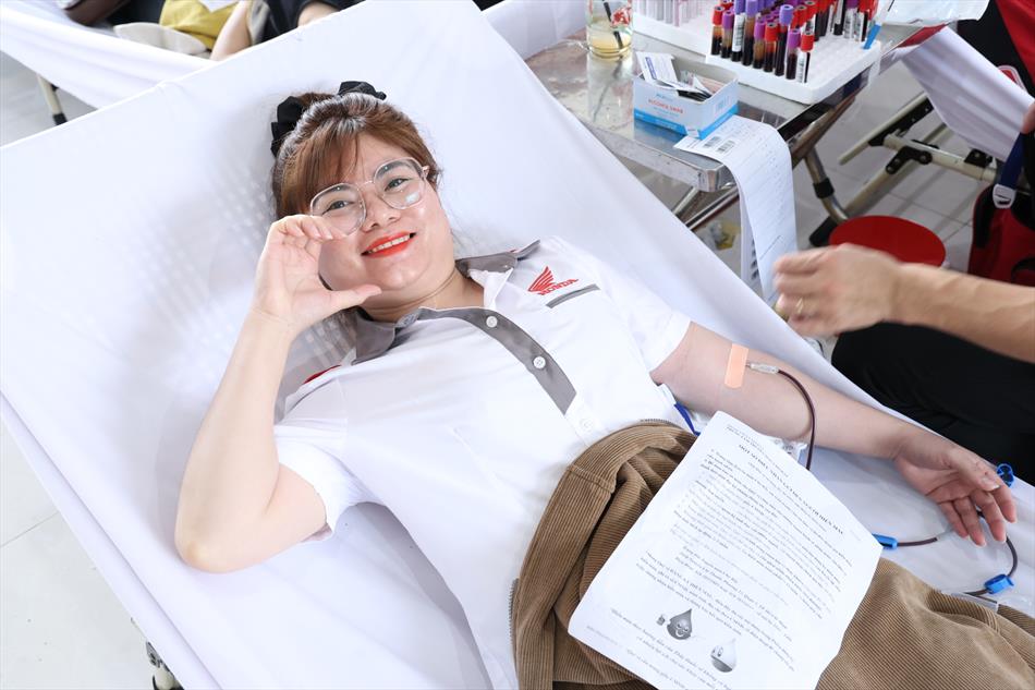 HIẾN MÁU - TẤM LÒNG VÌ THA NHÂN HIẾN MÁU - TẤM LÒNG VÌ THA NHÂN