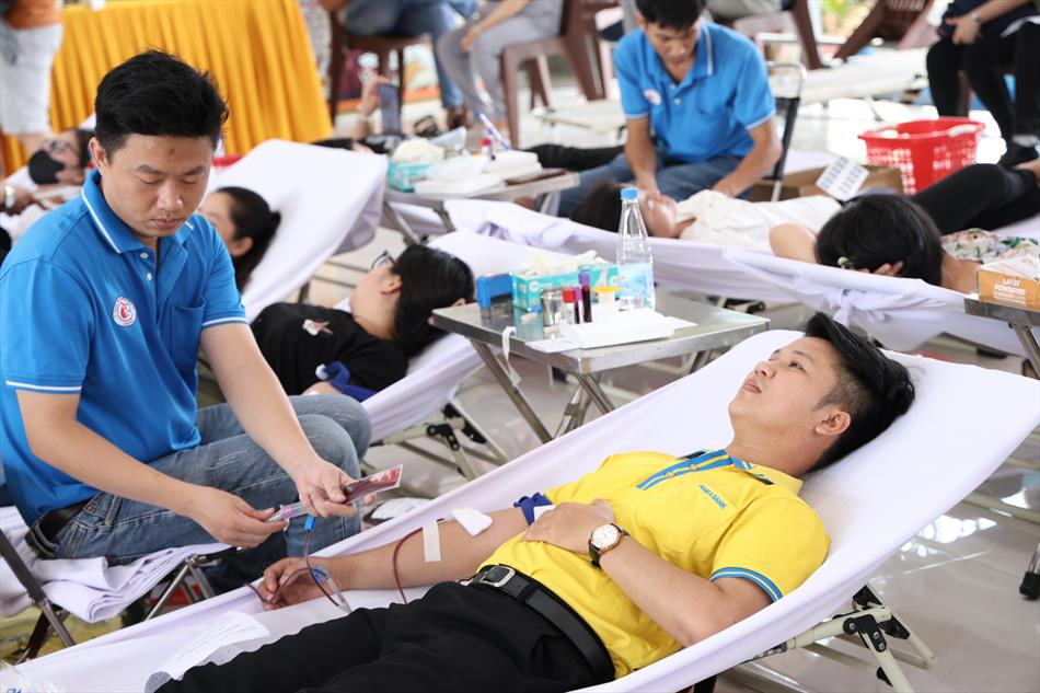 HIẾN MÁU - TẤM LÒNG VÌ THA NHÂN HIẾN MÁU - TẤM LÒNG VÌ THA NHÂN