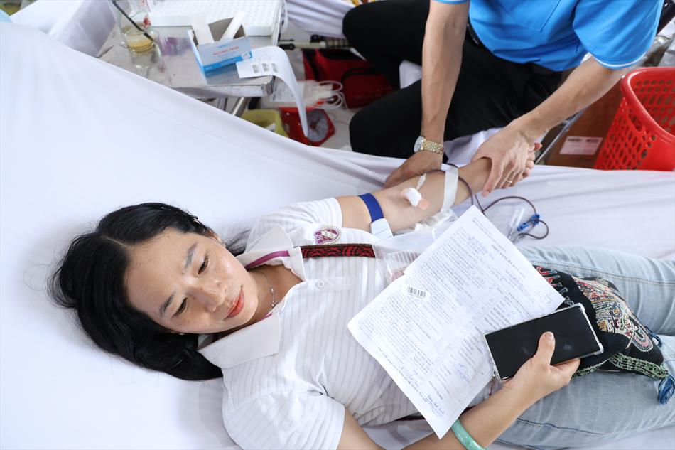 HIẾN MÁU - TẤM LÒNG VÌ THA NHÂN HIẾN MÁU - TẤM LÒNG VÌ THA NHÂN