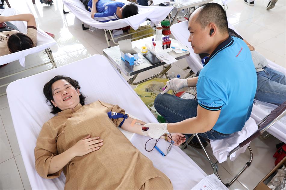 HIẾN MÁU - TẤM LÒNG VÌ THA NHÂN HIẾN MÁU - TẤM LÒNG VÌ THA NHÂN