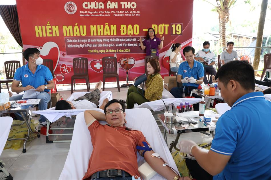 HIẾN MÁU - TẤM LÒNG VÌ THA NHÂN HIẾN MÁU - TẤM LÒNG VÌ THA NHÂN