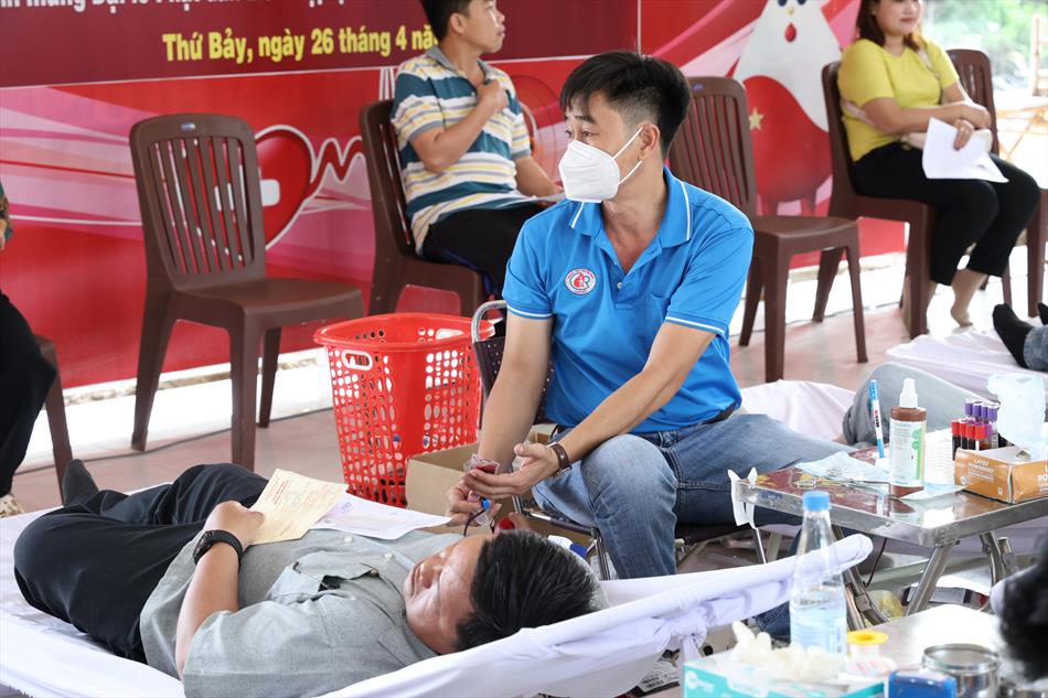 HIẾN MÁU - TẤM LÒNG VÌ THA NHÂN HIẾN MÁU - TẤM LÒNG VÌ THA NHÂN