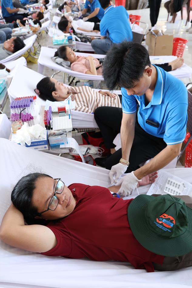 HIẾN MÁU - TẤM LÒNG VÌ THA NHÂN HIẾN MÁU - TẤM LÒNG VÌ THA NHÂN