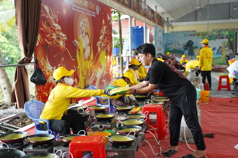 Hình ảnh ngày Phật đản 2025 tại chùa Ân Thọ: buổi sáng và chiều