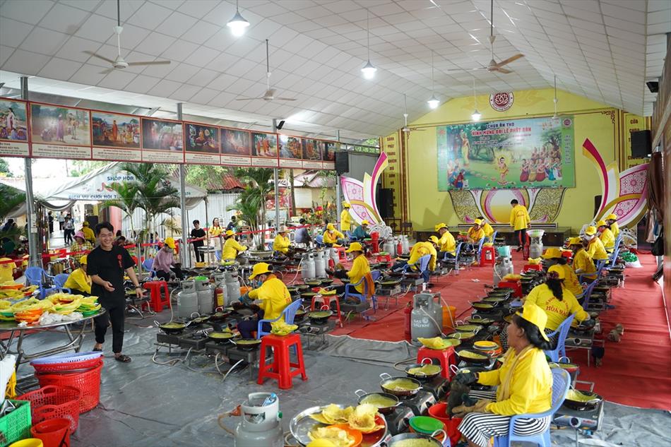 Hình ảnh ngày Phật đản 2025 tại chùa Ân Thọ: buổi sáng và chiều