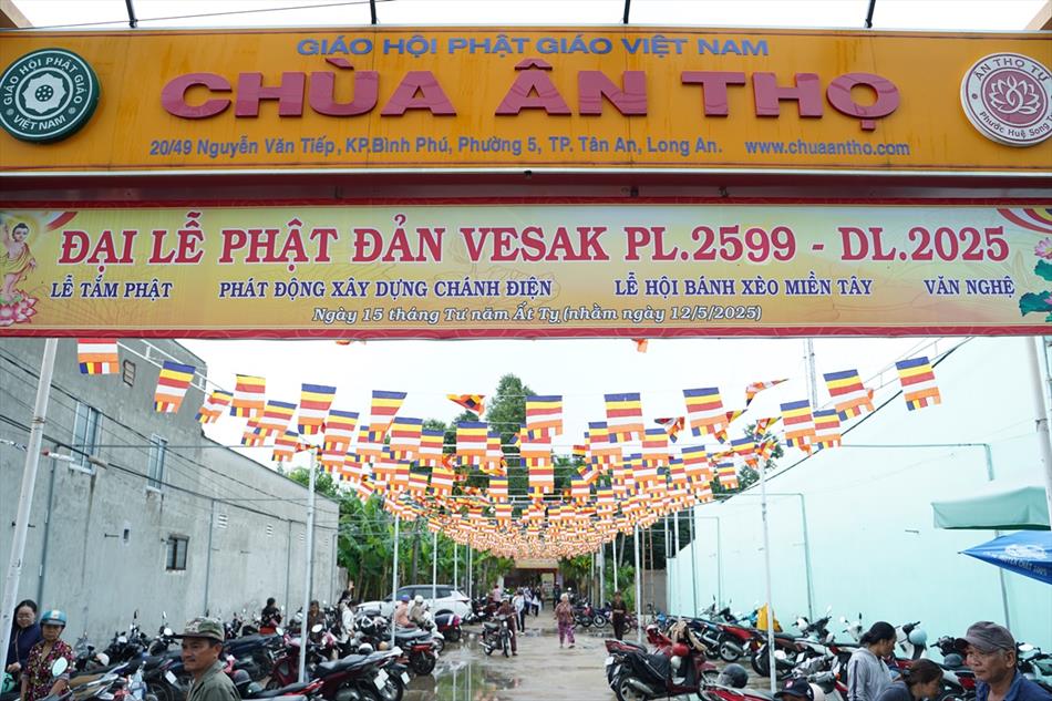 Hình ảnh ngày Phật đản 2025 tại chùa Ân Thọ: buổi sáng và chiều