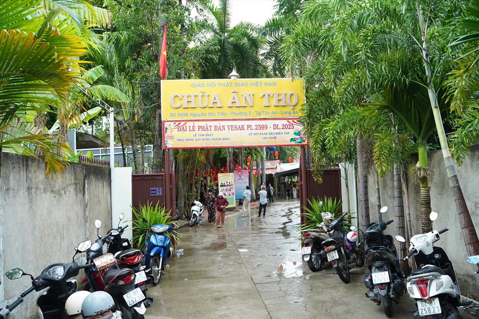 Hình ảnh ngày Phật đản 2025 tại chùa Ân Thọ: buổi sáng và chiều