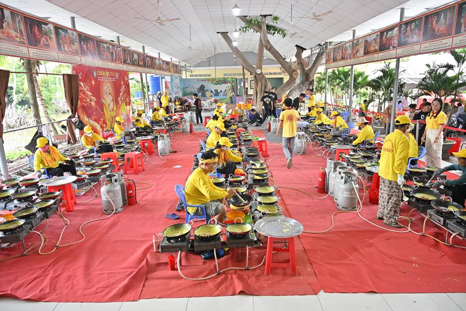 Hình ảnh ngày Phật đản 2025 tại chùa Ân Thọ: buổi sáng và chiều