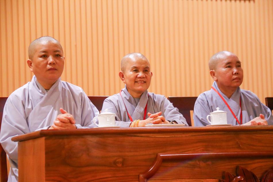 4 THĂM LƯU TRÚ NI 4 THĂM LƯU TRÚ NI