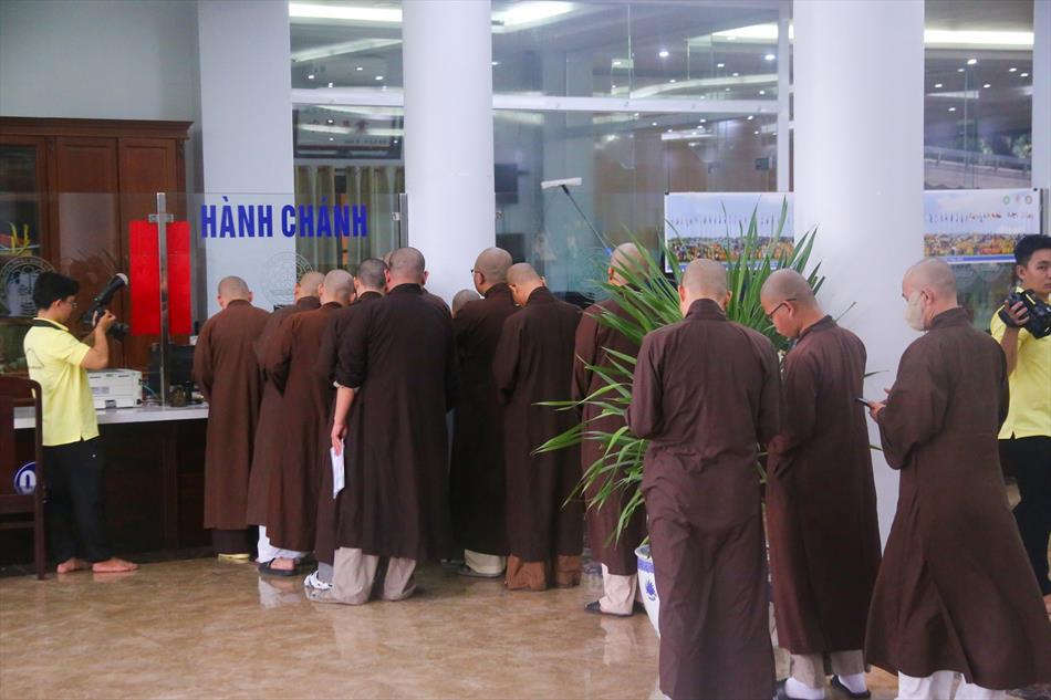 5 NHẬN PHIẾU BÁO DANH 5 NHẬN PHIẾU BÁO DANH