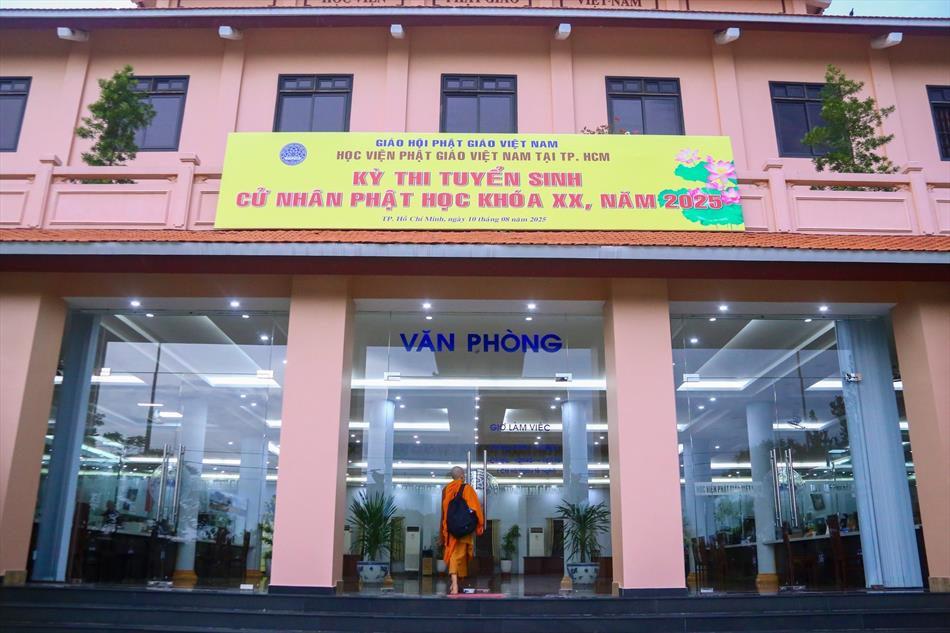 5 NHẬN PHIẾU BÁO DANH 5 NHẬN PHIẾU BÁO DANH