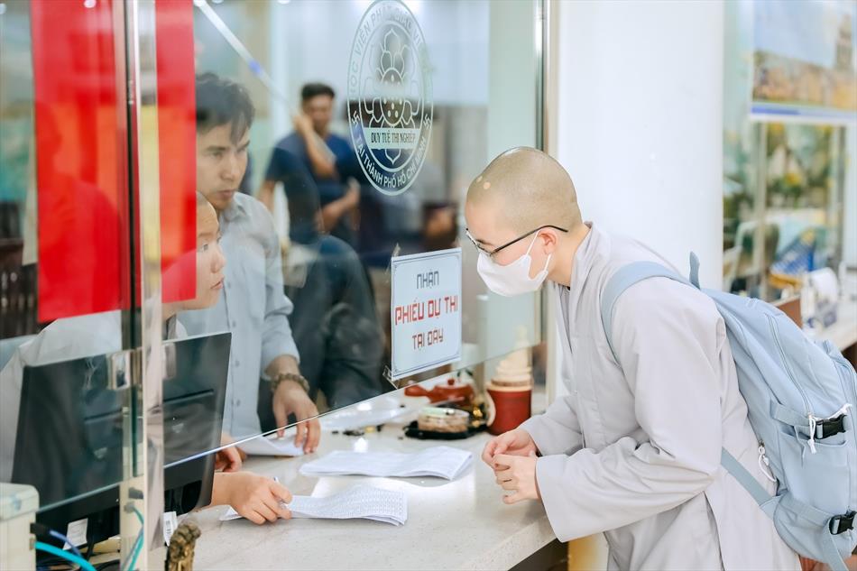 5 NHẬN PHIẾU BÁO DANH 5 NHẬN PHIẾU BÁO DANH