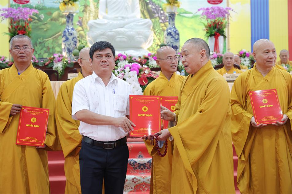 Hội nghị công bố quyết định nhân sự Ban Trị sự GHPGVN tỉnh Tây Ninh mới nhiệm kỳ 2022-2027 Hội nghị công bố quyết định nhân sự Ban Trị sự GHPGVN tỉnh Tây Ninh mới nhiệm kỳ 2022-2027