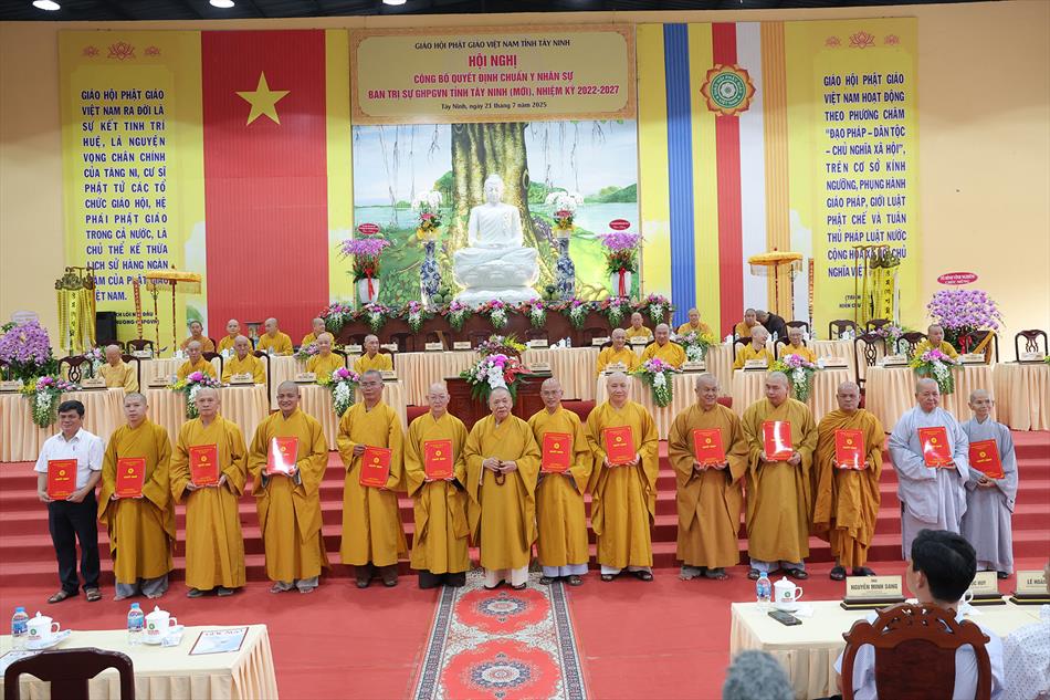 Hội nghị công bố quyết định nhân sự Ban Trị sự GHPGVN tỉnh Tây Ninh mới nhiệm kỳ 2022-2027 Hội nghị công bố quyết định nhân sự Ban Trị sự GHPGVN tỉnh Tây Ninh mới nhiệm kỳ 2022-2027