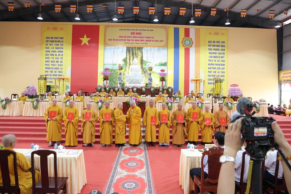 Hội nghị công bố quyết định nhân sự Ban Trị sự GHPGVN tỉnh Tây Ninh mới nhiệm kỳ 2022-2027 Hội nghị công bố quyết định nhân sự Ban Trị sự GHPGVN tỉnh Tây Ninh mới nhiệm kỳ 2022-2027