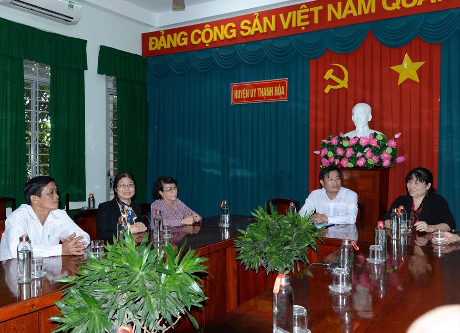 Huyện Thạnh Hóa: Tân Ban Trị sự GHPGVN nhiệm kỳ X đến chào và ra mắt lãnh đạo chánh quyền