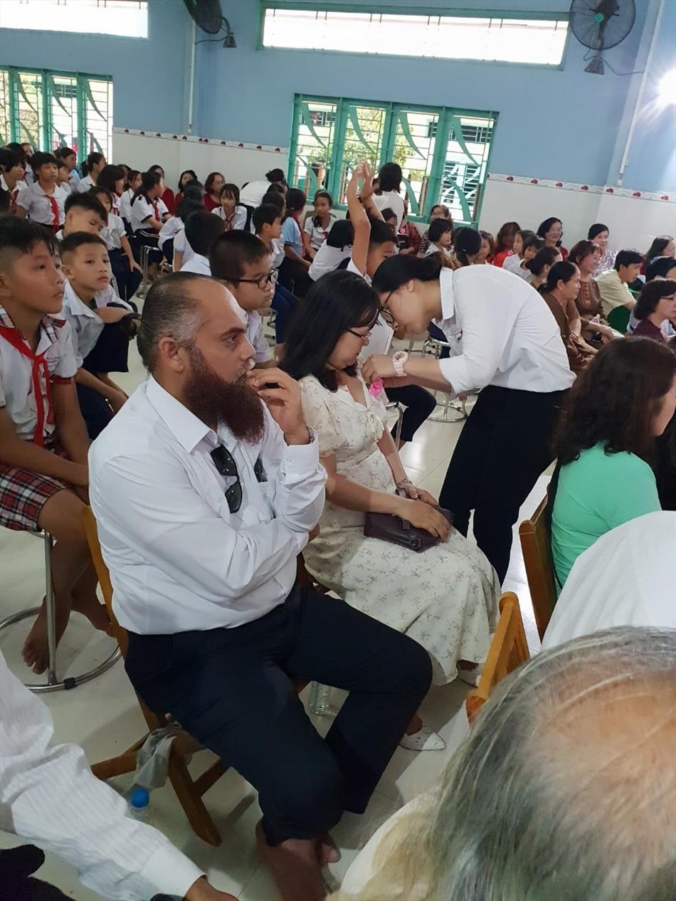 CLB tiếng Anh Chùa Ân Thọ tham dự lễ nhà giáo tại trường Bồ Đề Phương Duy