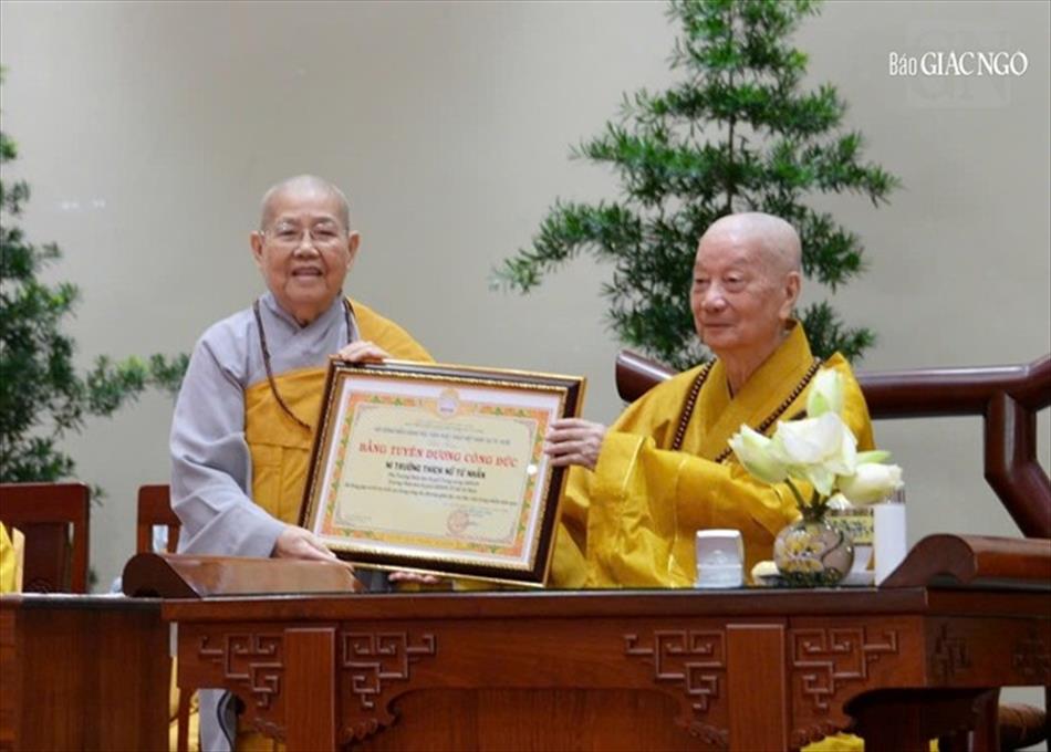 1 NGHE ĐỨC PHÁP CHỦ THUYẾT PHÁP 1 NGHE ĐỨC PHÁP CHỦ THUYẾT PHÁP
